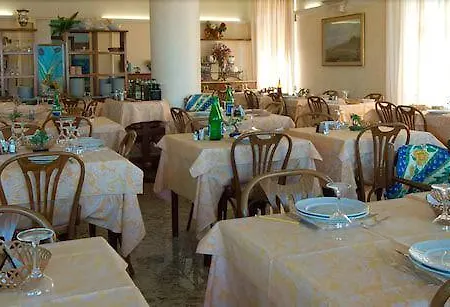 Jolanda 3* Lido di Camaiore