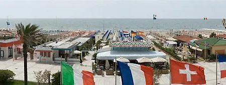Hotel Jolanda 3*