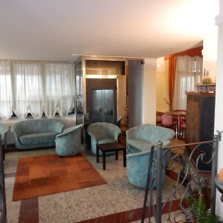 Jolanda Hotel