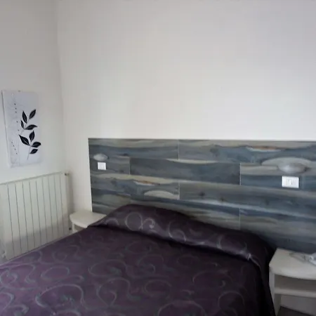 Jolanda 3* Lido di Camaiore