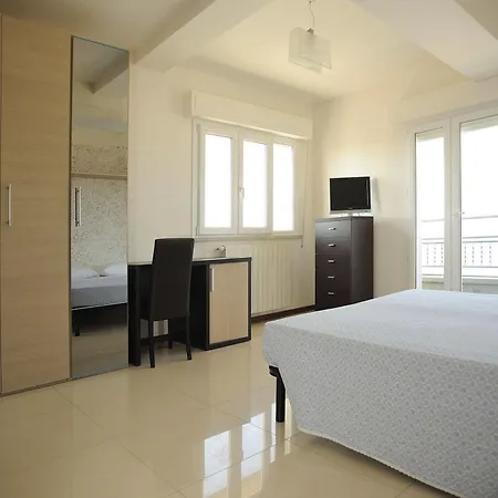 Jolanda Hotel