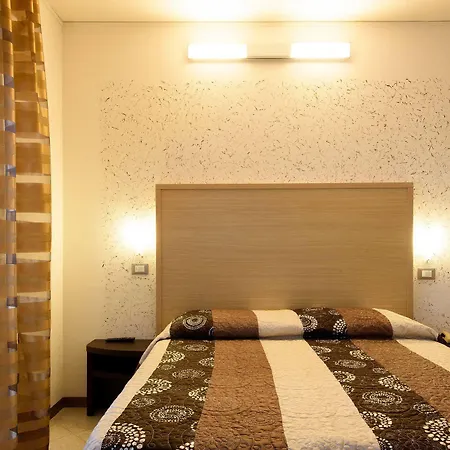 Jolanda 3* Lido di Camaiore