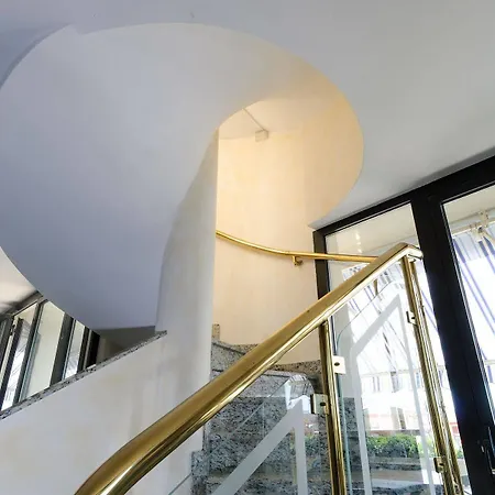 Jolanda Hotel 3*
